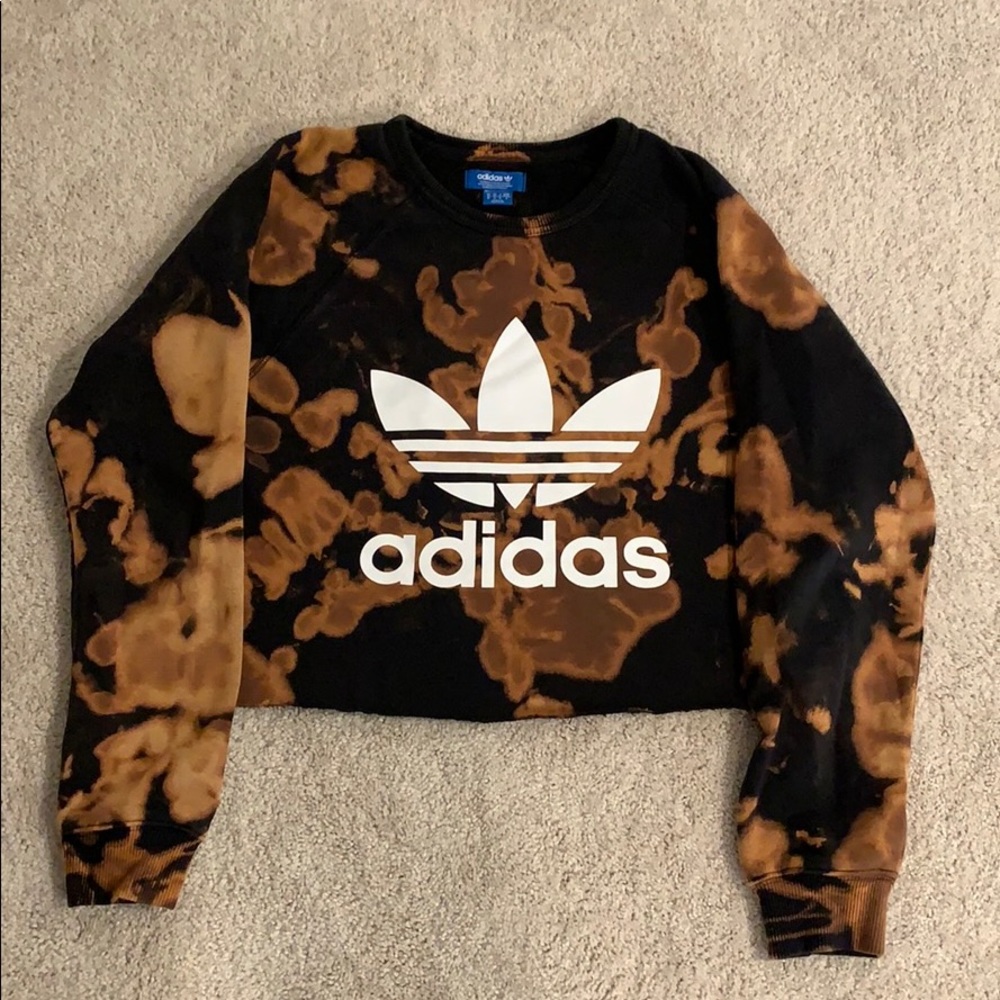 Cropped Adidas Sweatshirt